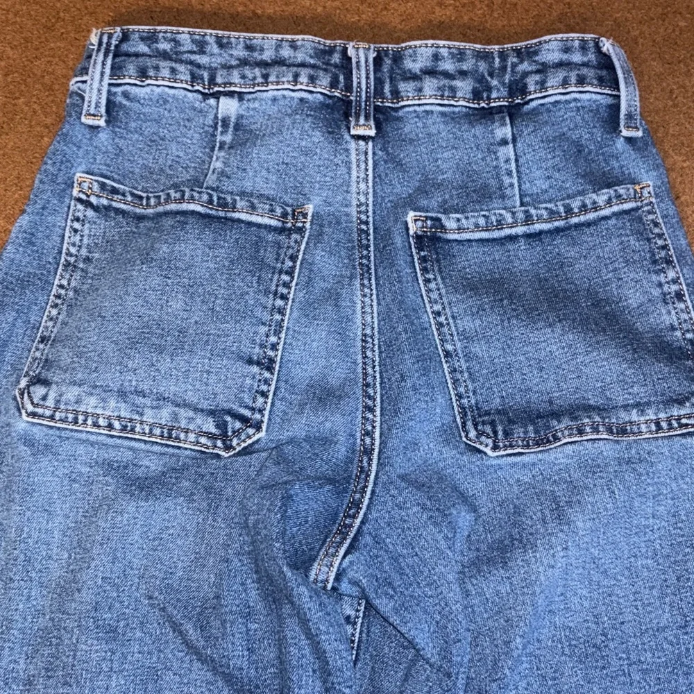 Old Navy Women's SZ 4 OG Loose High Rise Boyfriend Jeans Front Patch Pockets